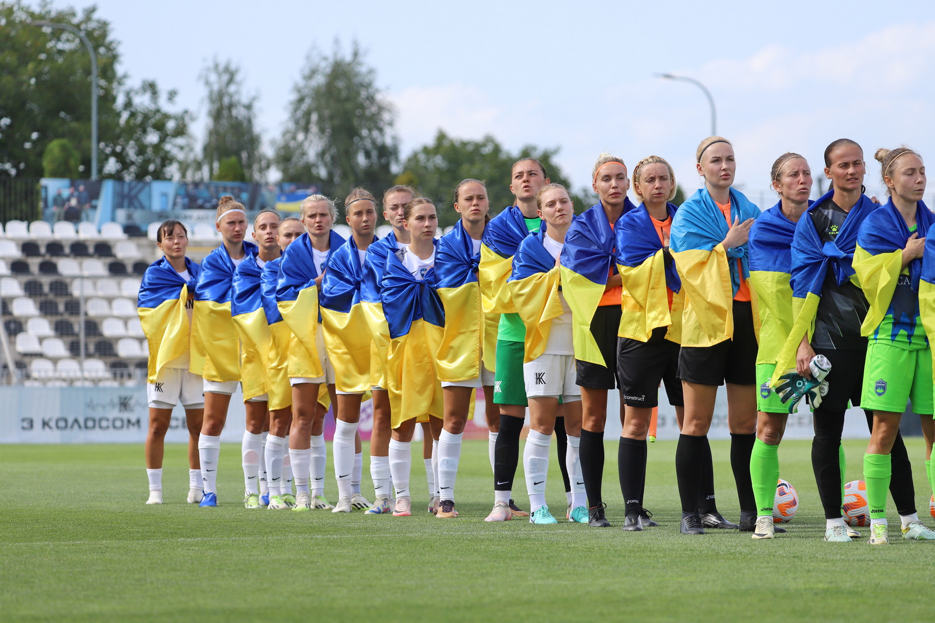 Жіноча футбольна команда “Колос”