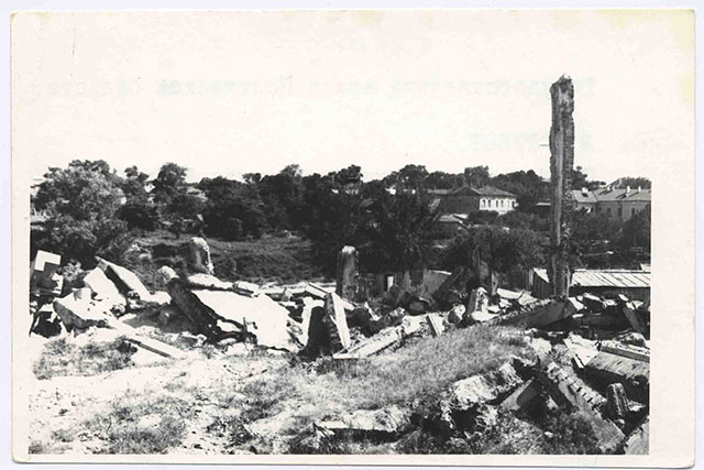 Руїни бавовнопрядильної фабрики. Джерело – «Полтавщина»