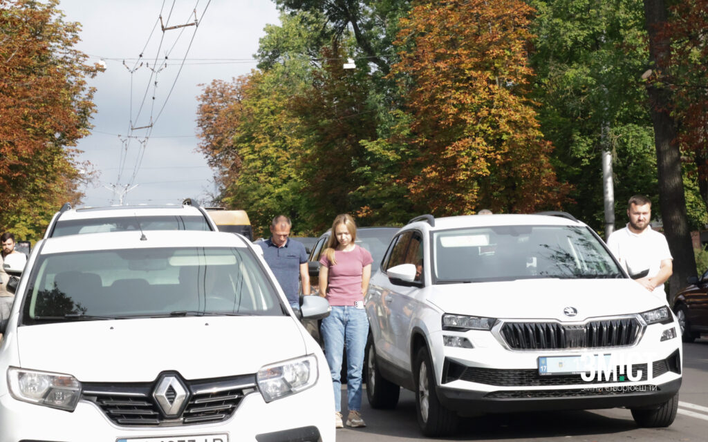 Водії зупинили рух у центрі Полтави на честь полеглого воїна Романа Федіва (ФОТОРЕПОРТАЖ)