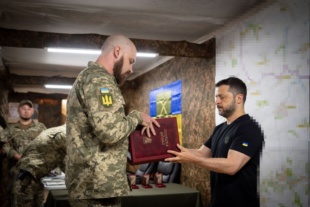 Володимир Зеленський ндав Звання Героя України Івану Козіну