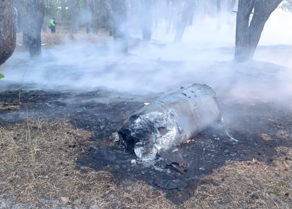 Унаслідок падіння збитої ракети на Полтавщині у лісі спалахнула пожежа