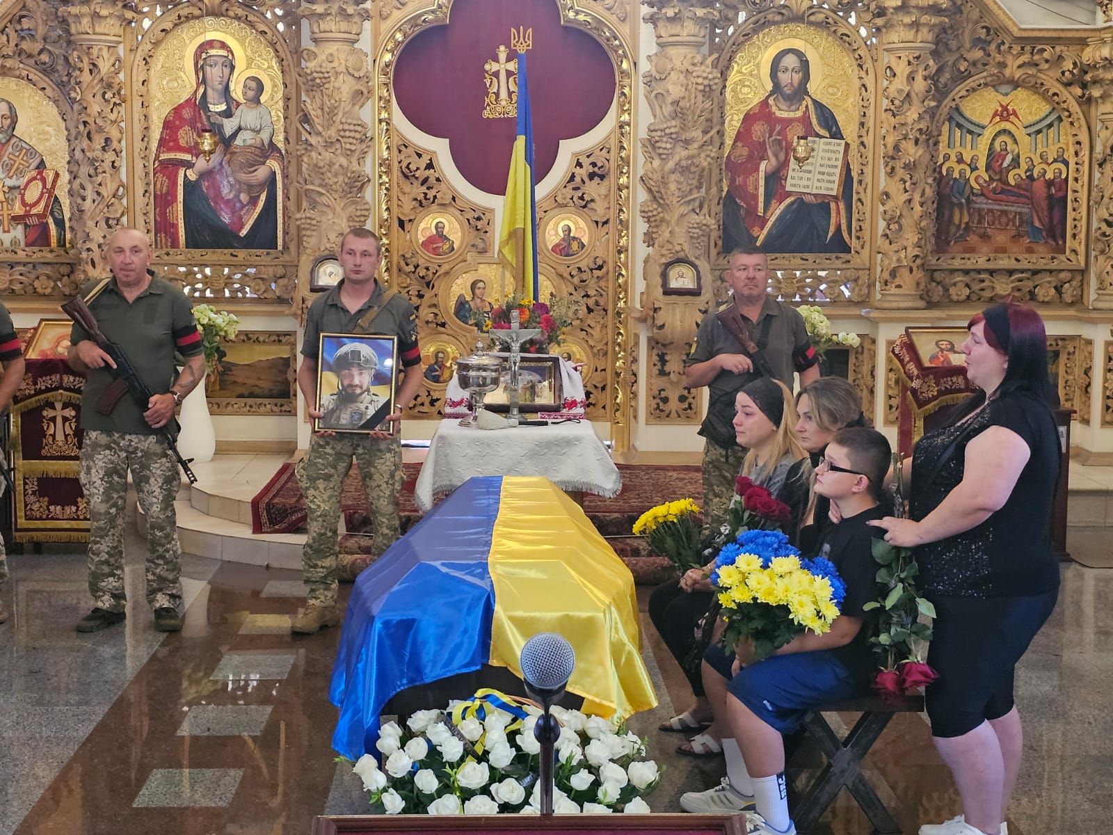 Прощання з воїнами у Полтаві.