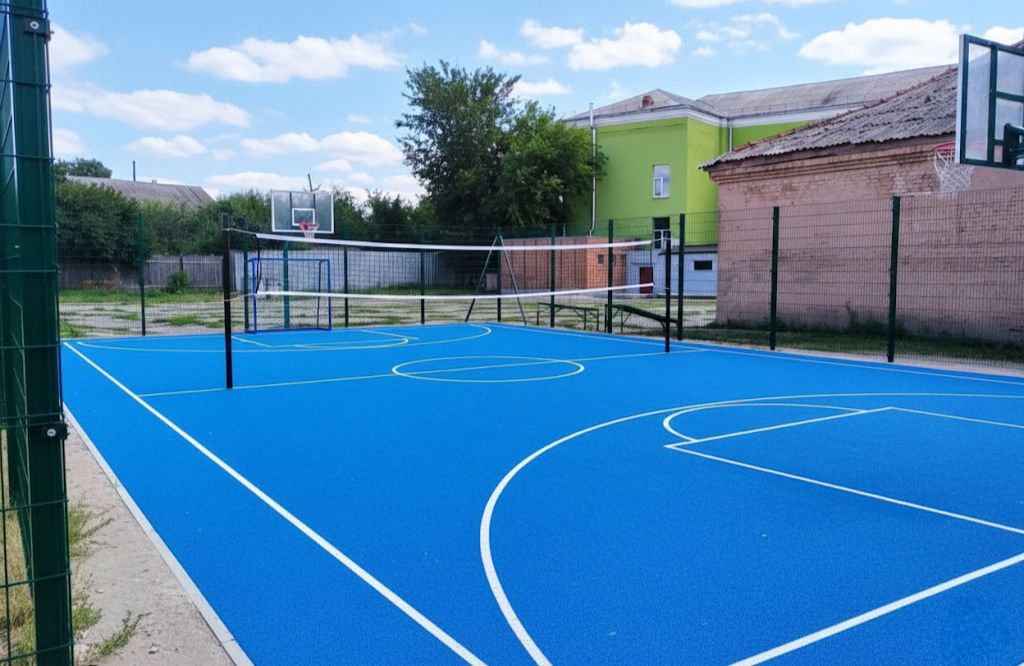 Спортивний майданчик у гімназії № 18