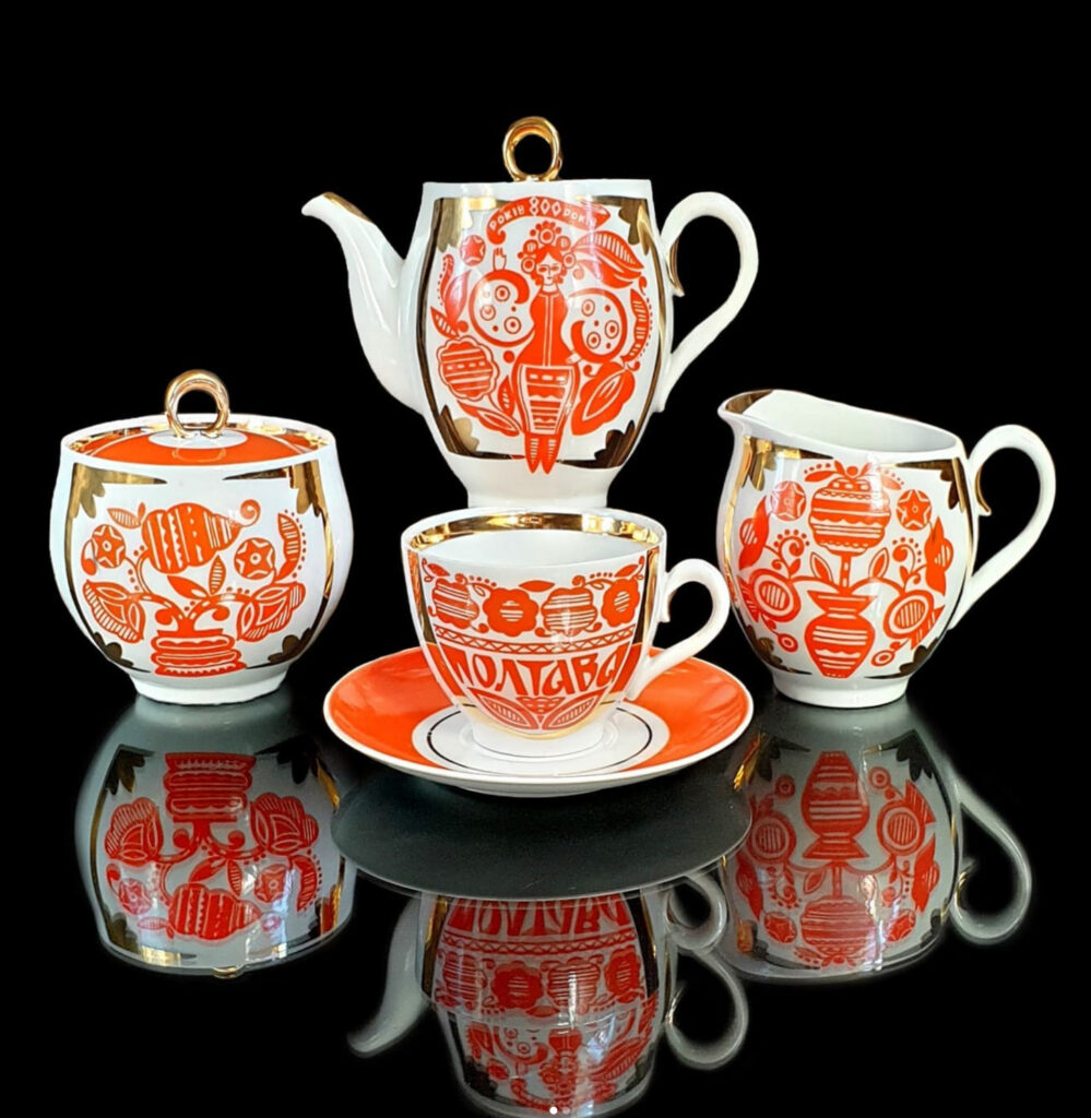 ФОТО 3. Сервіз «Полтава». Художник Іван Віцько. Джерело: Блог Людмили Карпінської-Романюк