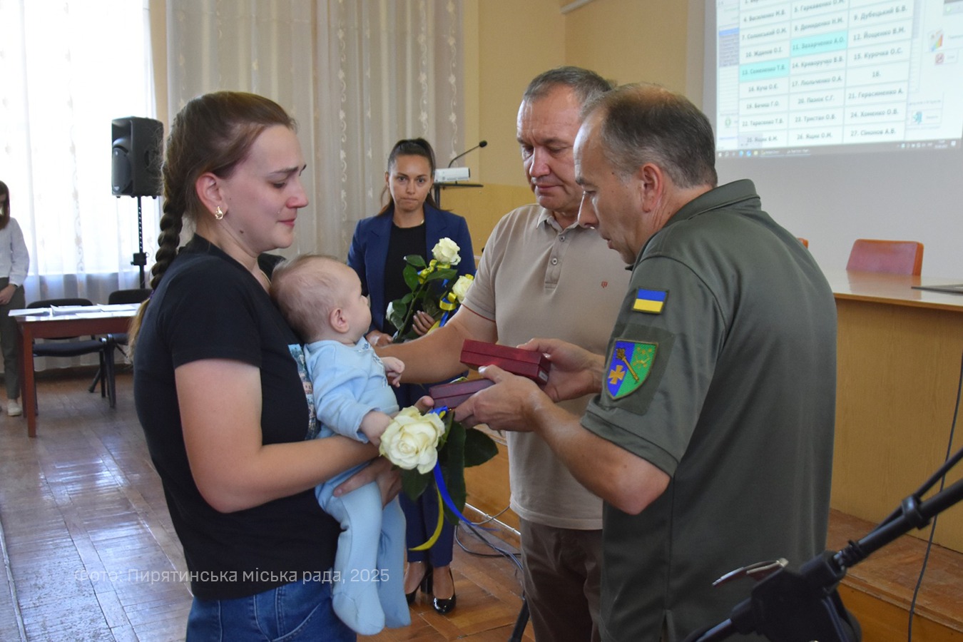 Вручення нагороди дружині полеглого захисника