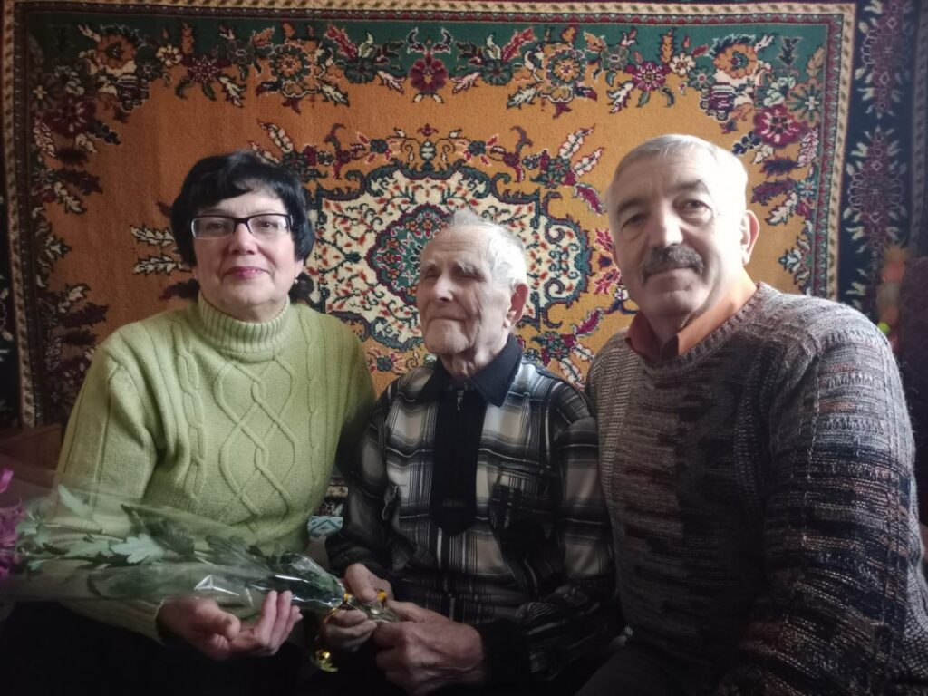 20 вересня у віці 97 років ветеран Другої світової війни Микола Семиволос відійшов у засвіти. Про це повідомили у Новосанжарській громаді.