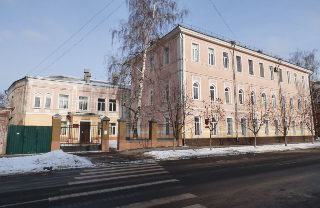 Фасад Ліцею № 1 імені Івана Котляревського