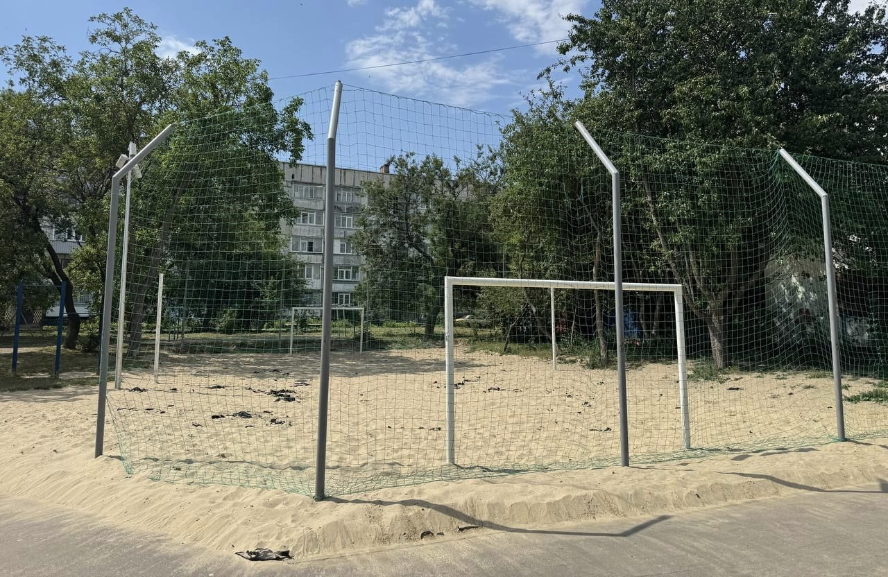 Поточний вигляд спортивного майданчика на Браїлках