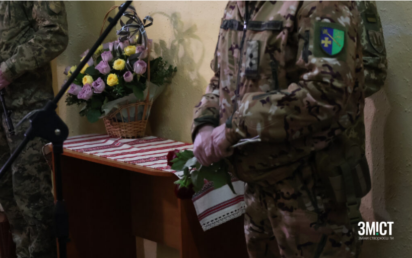 Ілюстративне фото. Встановлення меморіальної дошки