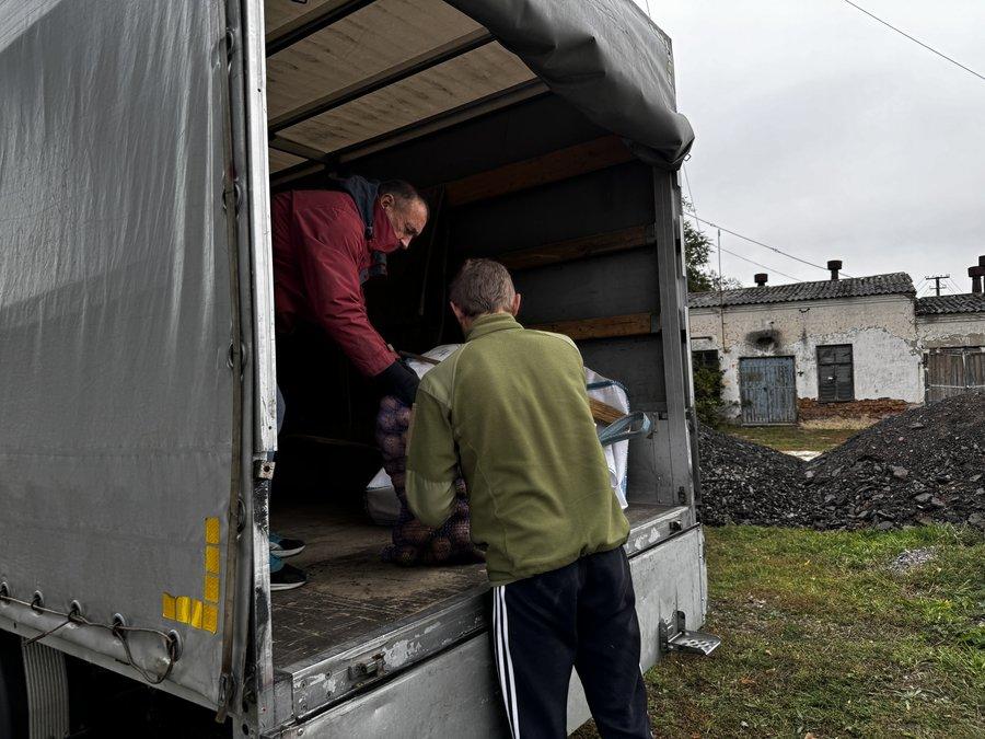 Передача гуманітарної допомоги військовим