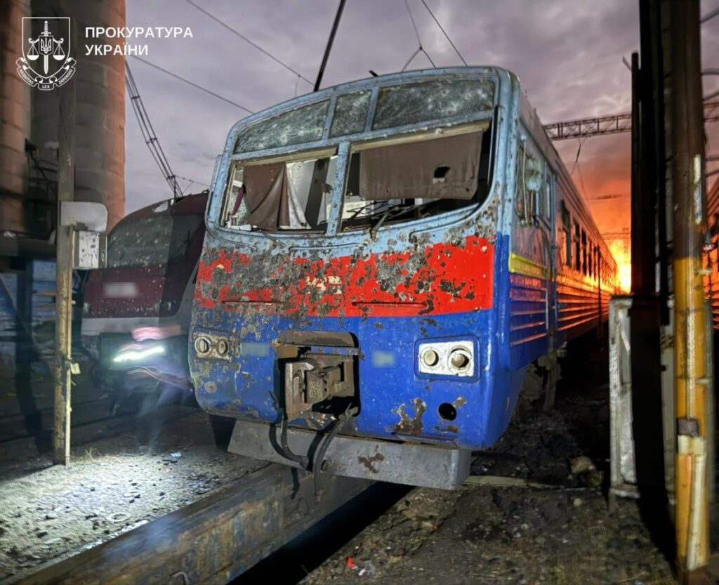 Через обстріл залізничної інфраструктури у Полтавському районі розпочали два нових розслідування. Воєнні злочини документує прокуратура.