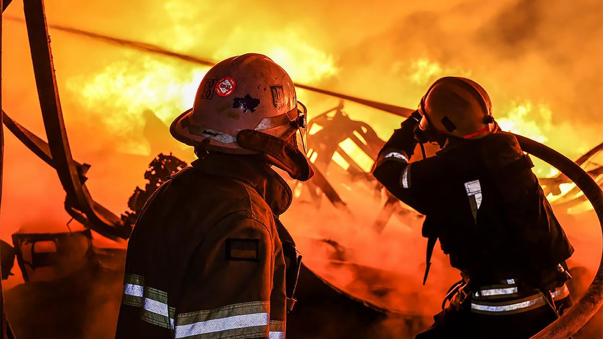 Ліквідація наслідків обстрілу обʼєкту ДТЕК