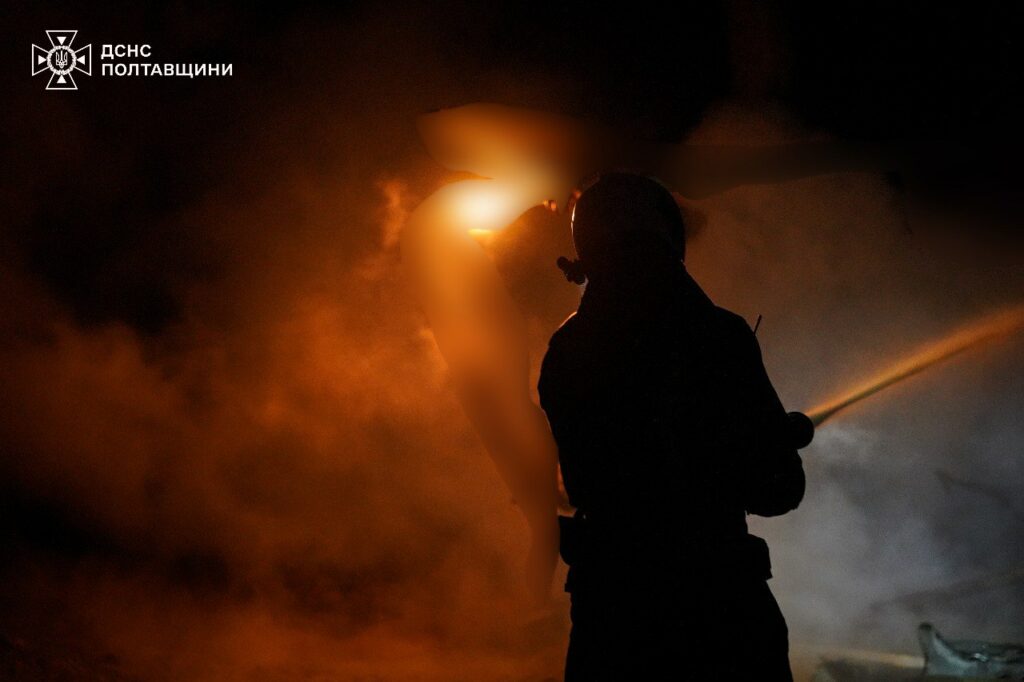 Полтавський район під атакою росіян. Вибухи під Полтавою прогриміли у ніч на 1 листопада, коли росіяни завдавали ударів. ФОТО тут