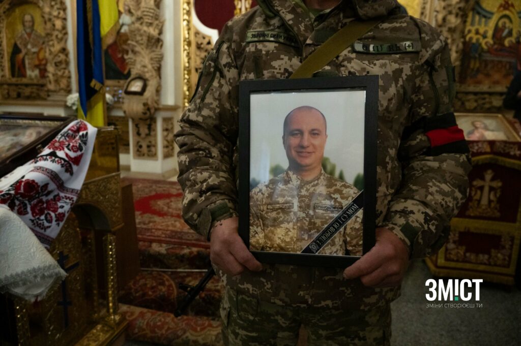 Захисників проводять в останню путь