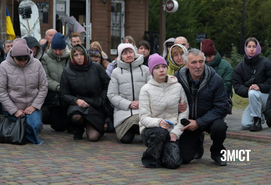 Захисників проводять в останню путь
