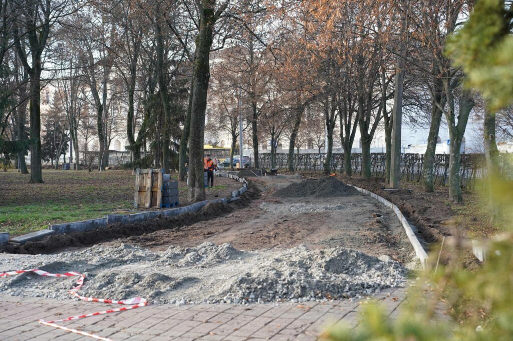 початок ремонту доріжок