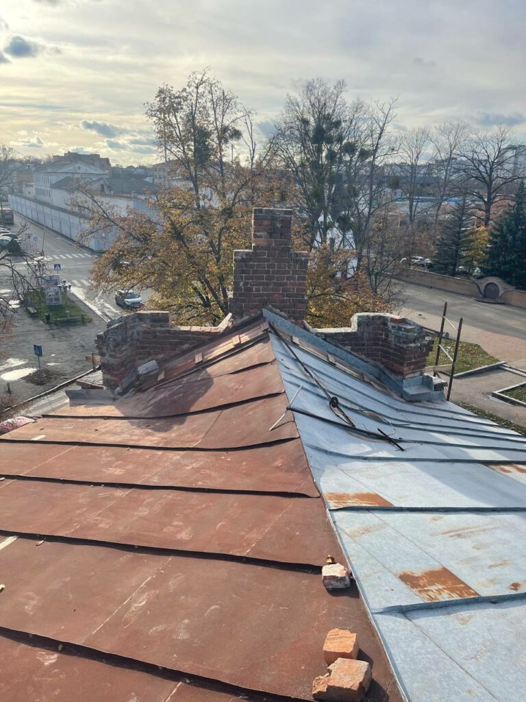 Столітня будівля у Полтаві