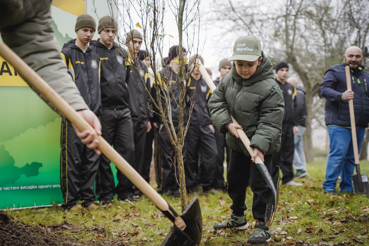 Висадка дерев в Полтаві