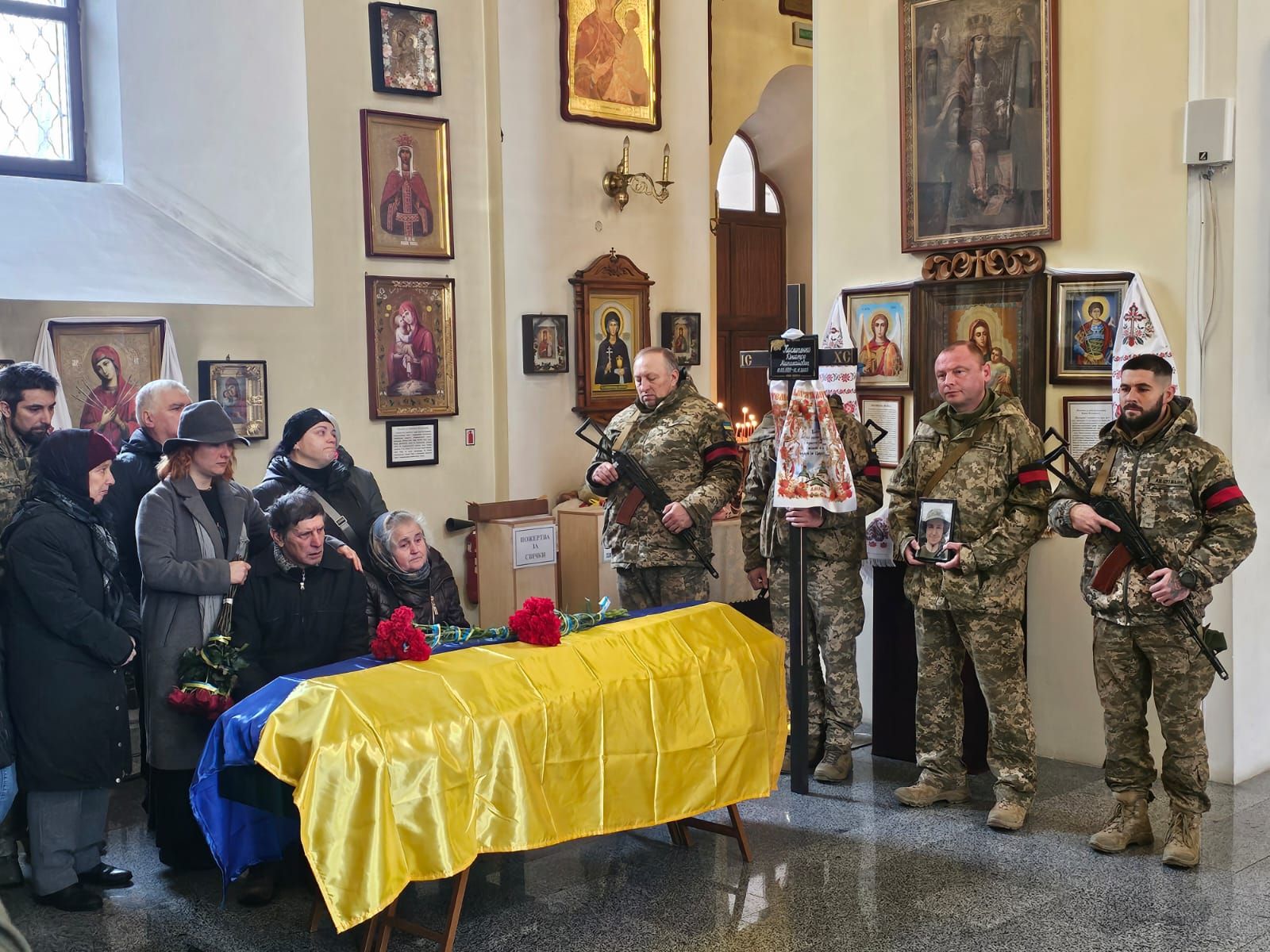 У Полтаві прощалися із захисниками