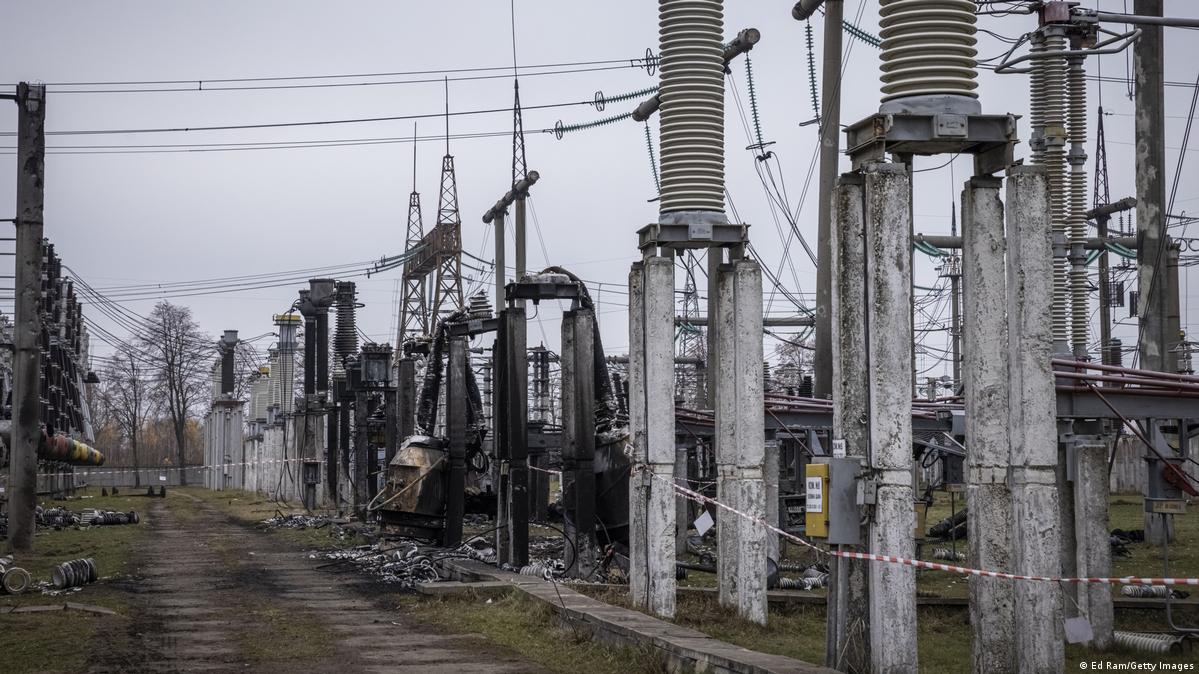 Ілюстративне фото. Високовольтна підстанція, зруйнована внаслідок російських ударів по Україні Фото – Ed Ram/Getty Images.