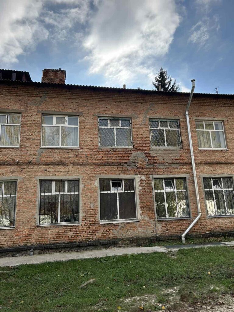 Важко без бронювання десь працювати, бо можна втратити увесь персонал – керівник Полтавської ОВА про затримки у ремонтах