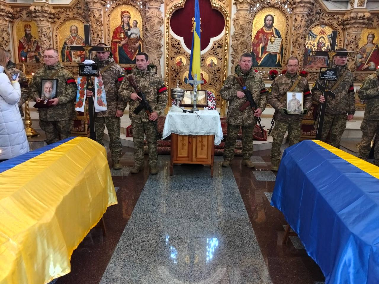 Прощання з військовими