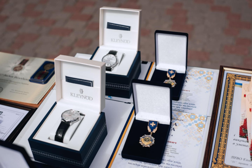 Подарункові годинники