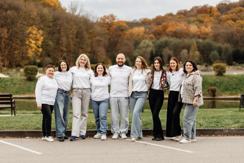 Учитель в Україні – більше аніж педагог. Для них створили проєкт «Хвиля натхнення». Що це таке і всі деталі та відгуки – читайте тут.