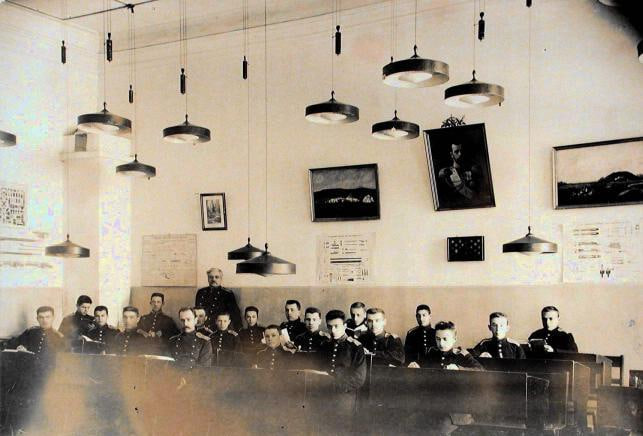 кадетський корпус