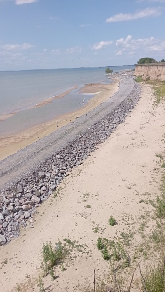 про проблему захисту берегів  Кременчуцьке водосховище Фото Регіонального офісу водних ресурсів у Полтавській області
