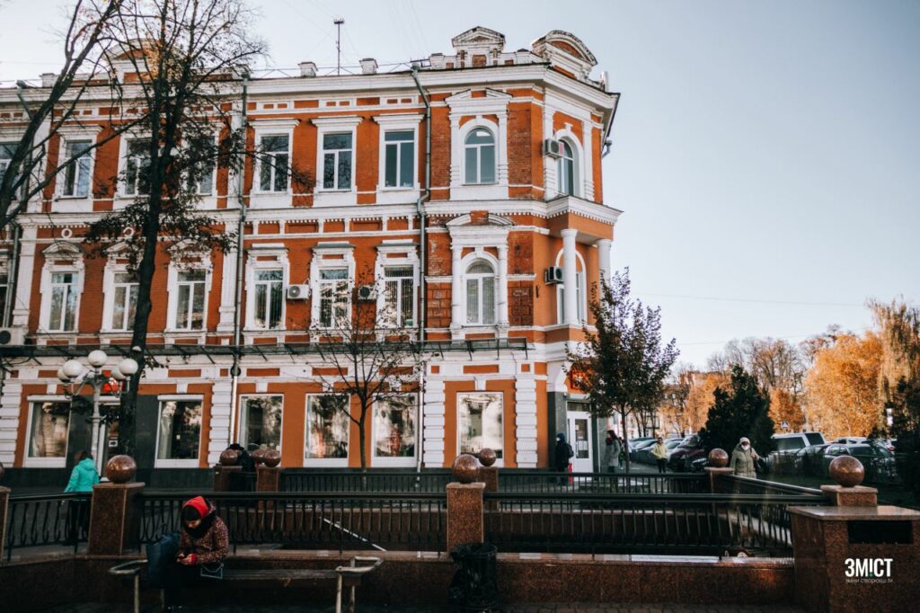 Сучасний вигляд «Грандь Отеля» Джерело: ЗМІСТ Готелі Полтави і що з ними? Серед найвідоміших – готель «Театральний», «Європейський», «Грандь Отель» й готель Воробйова.