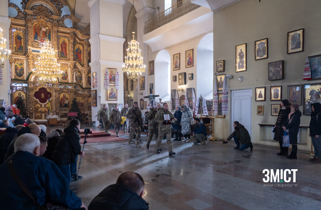 Заступник командира  молодий артилерист – на щиті. Полтава попрощалася з воїнами (ФОТО)