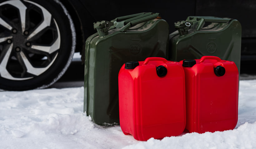 Незаконна торгівля пальним. Ілюстративна світлина