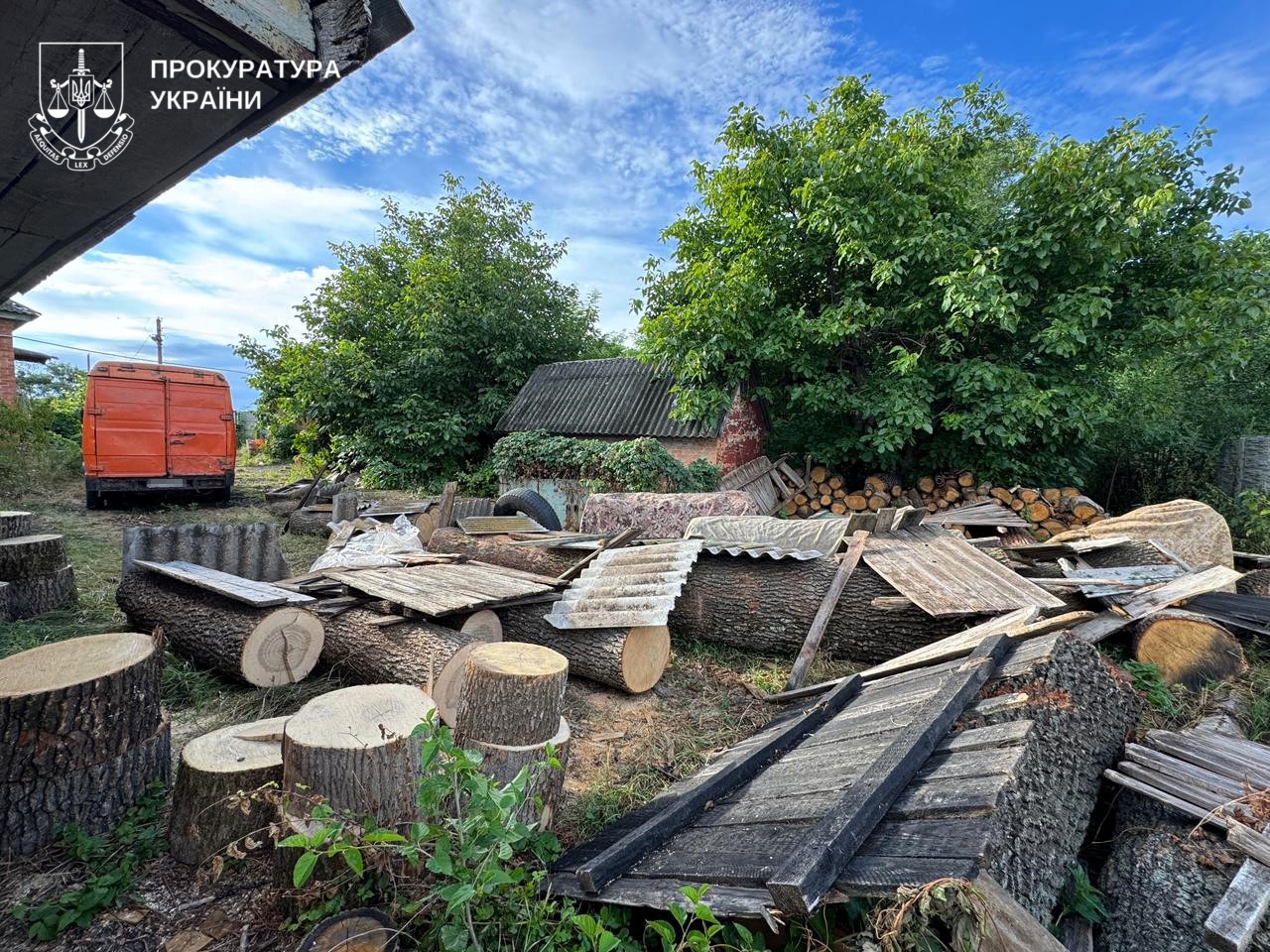 На Полтавщині викрили групу «чорних» лісорубів