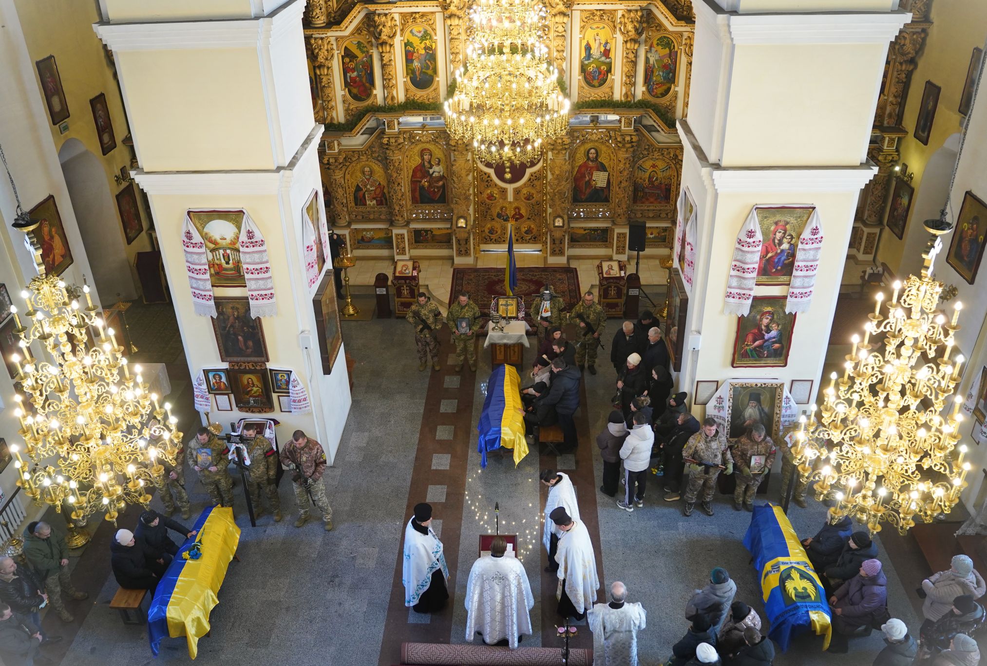 У Полтаві в останню путь провели трьох воїнів (ФОТО)