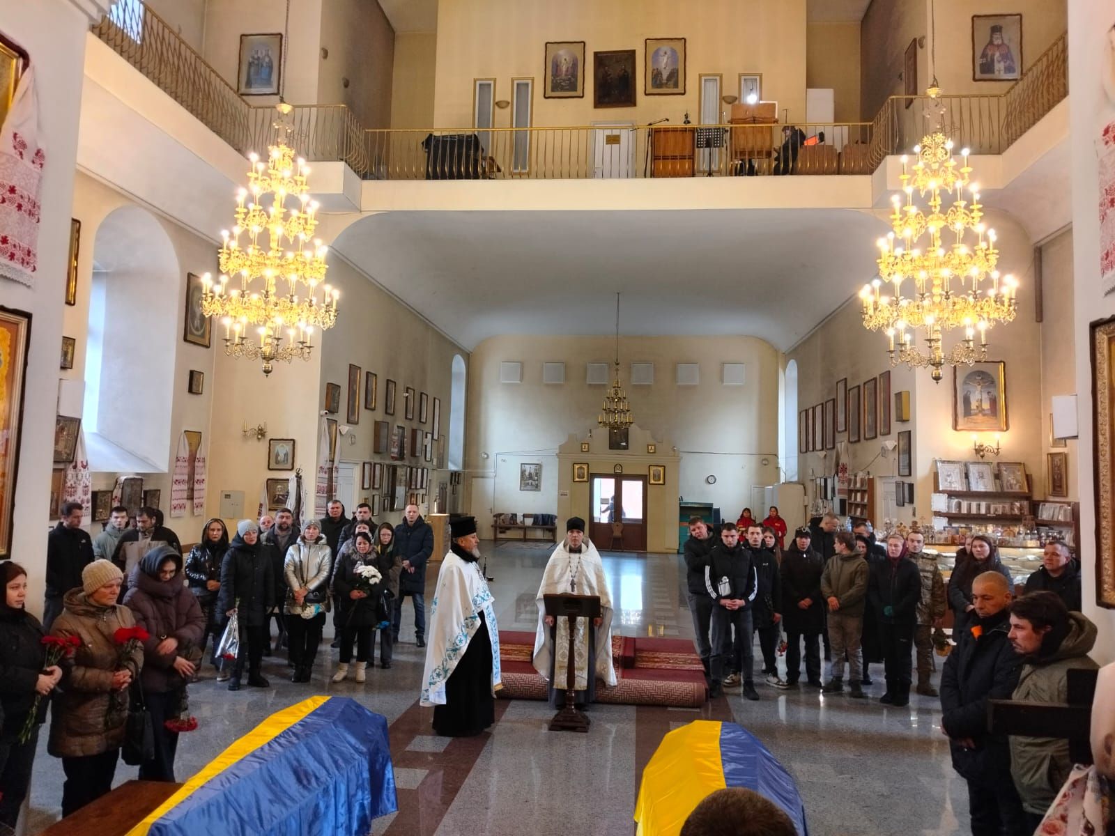 Віталій Сакало та Богдан Лещенко повернулися на щиті