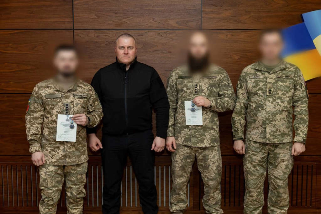 Полтавських офіцерів ППО відзначили «Срібним хрестом»