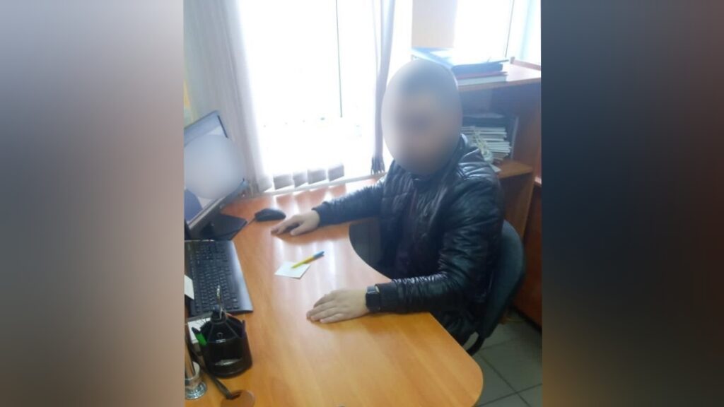 На Полтавщині оголосили вирок експодатківцю, який за 4500 доларів обіцяв «білий квиток»