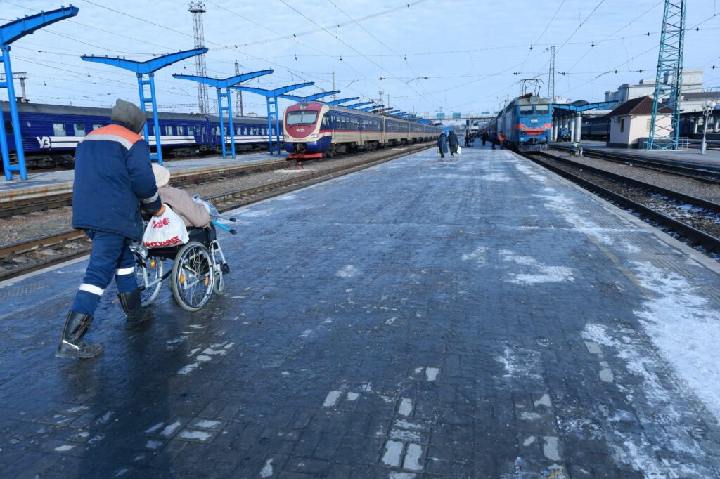 У Полтаві прийняли евакуйованих людей із прифронтової Донеччини