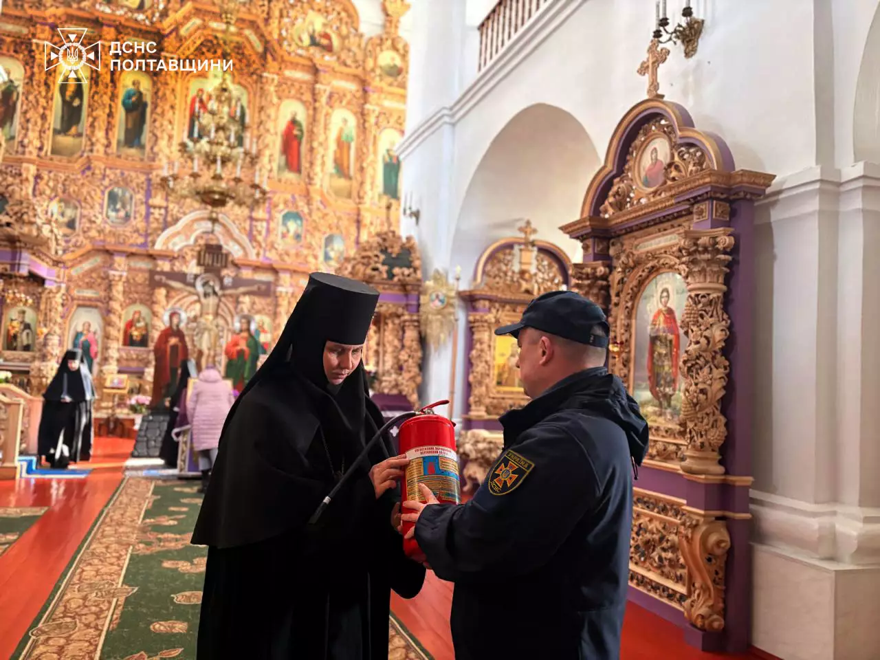 Проводять перевірку дотримання безпечних умов під час святкувань