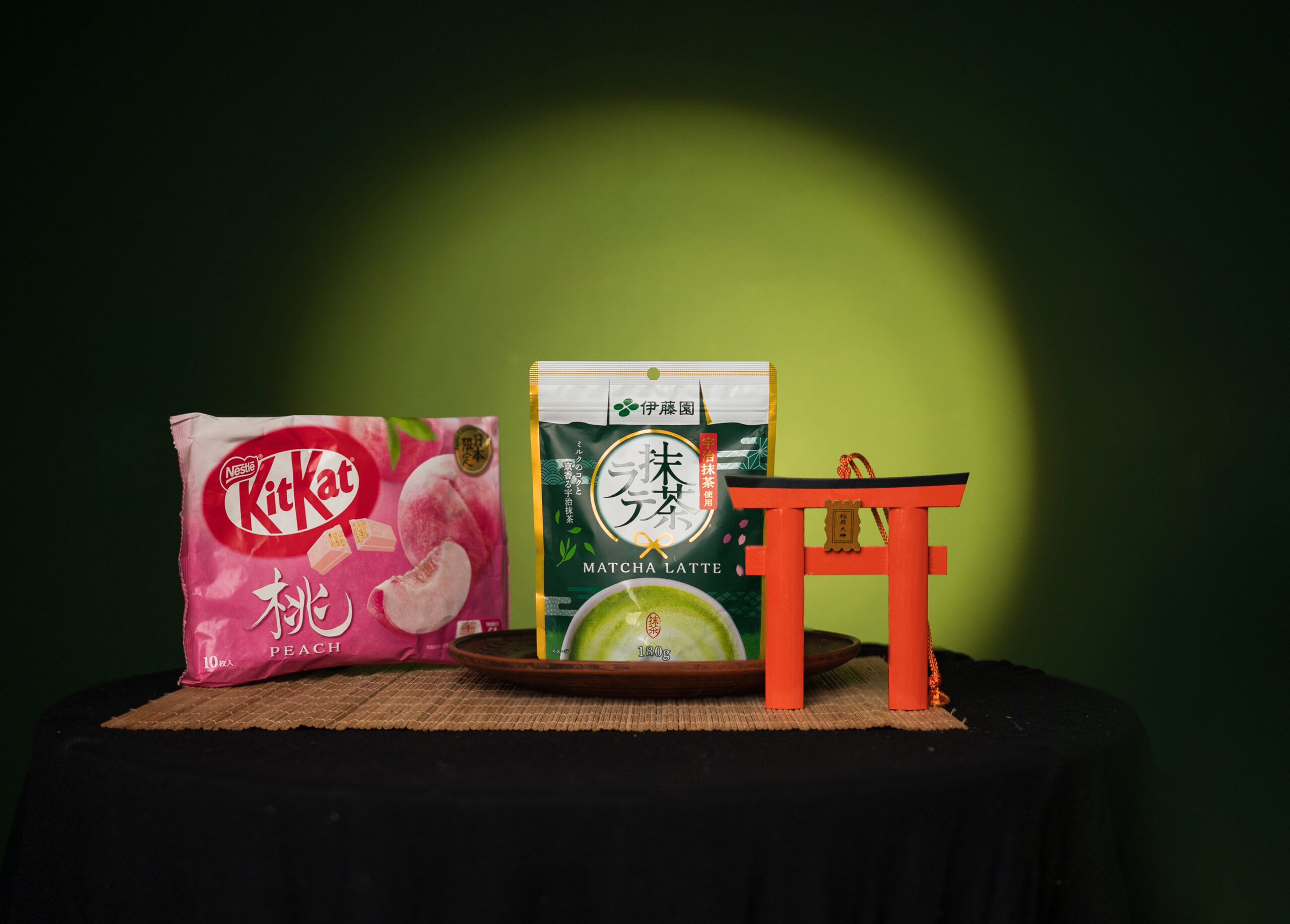 Сувеніри з Японії: у Полтаві розігрують лот із країни, де сходить сонце