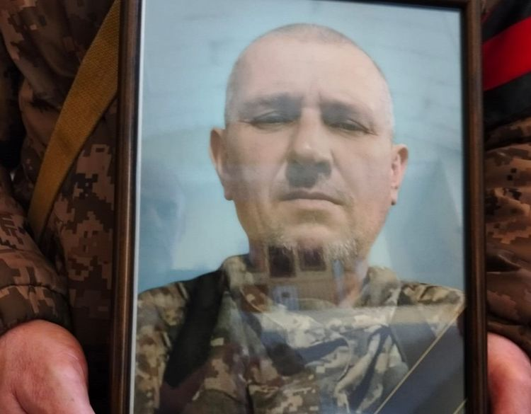 У Полтаві попрощалися з вогнеметником та заступником командира бойової машини