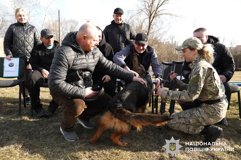 Сеанс каністерапії для захисників