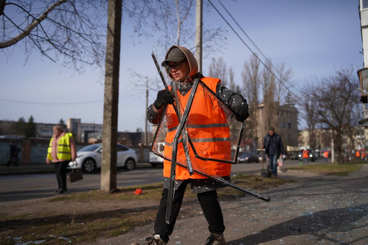 Ліквідація наслідків обстрілу.
