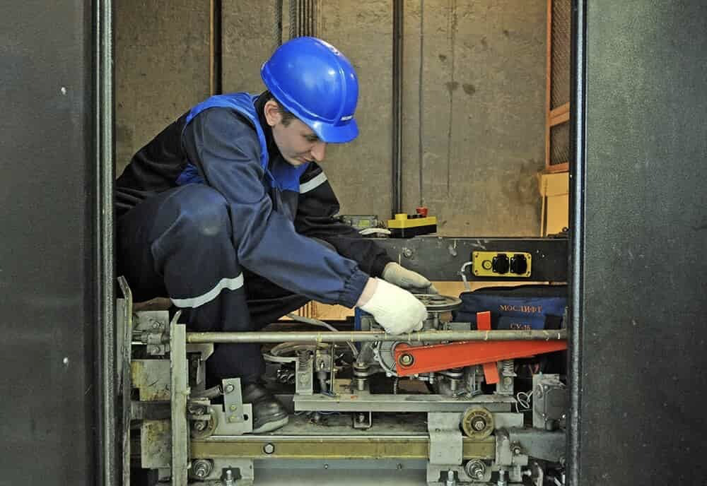 Ілюстративне фото. Ремонт ліфтів