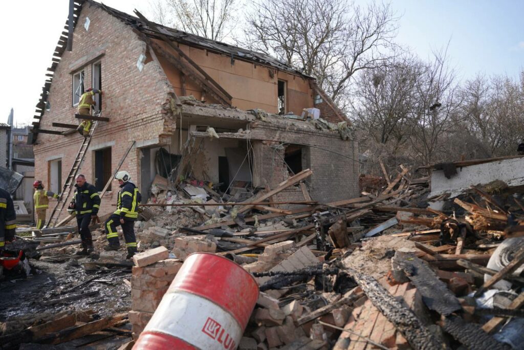 Пошкоджений будинок блогерів у Полтаві