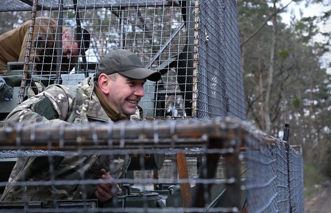 Бронезахист техніки для виконання бойових завдань