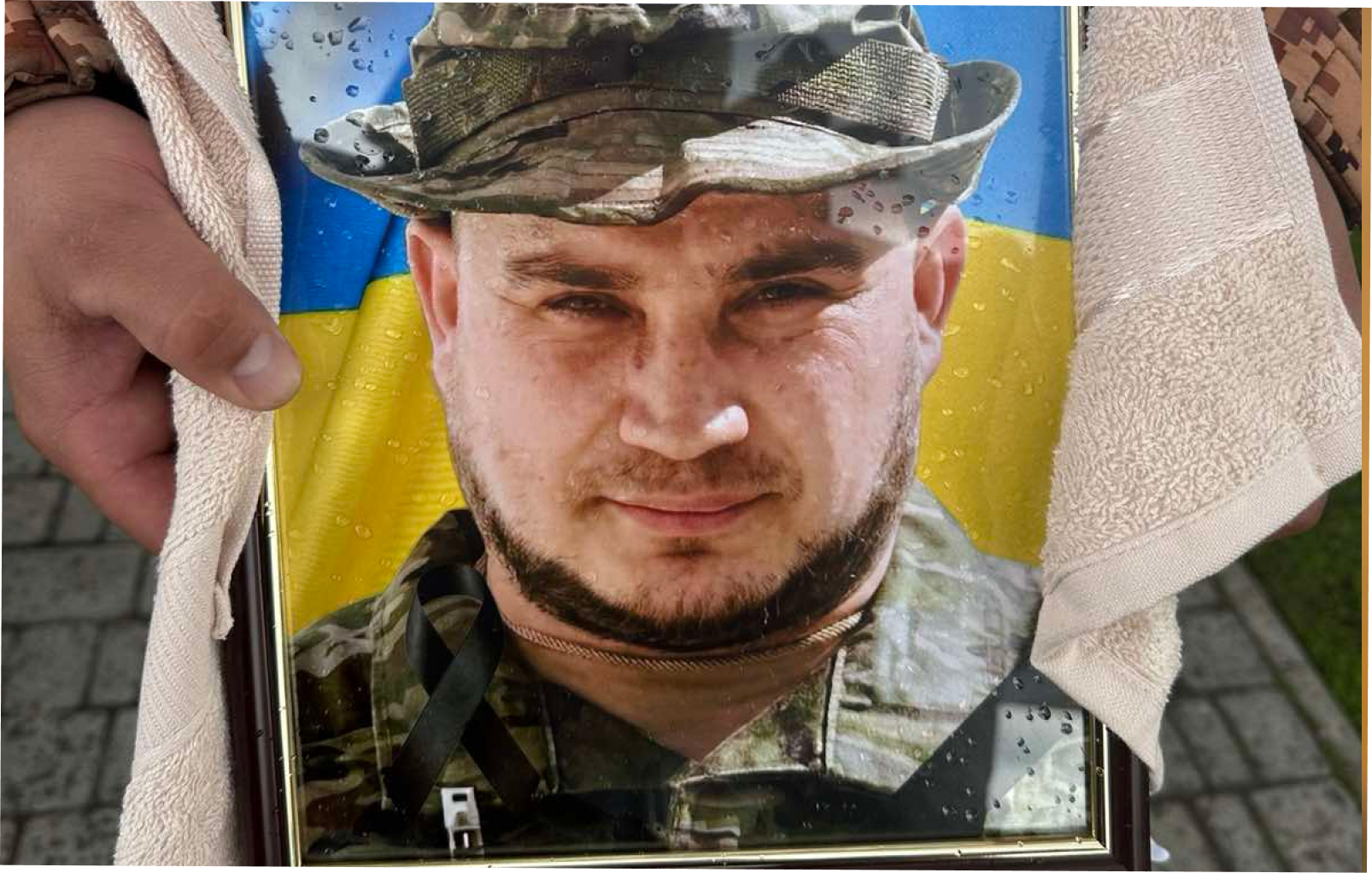На Полтавщині провели в останню путь снайпера полеглого на Харківському напрямку