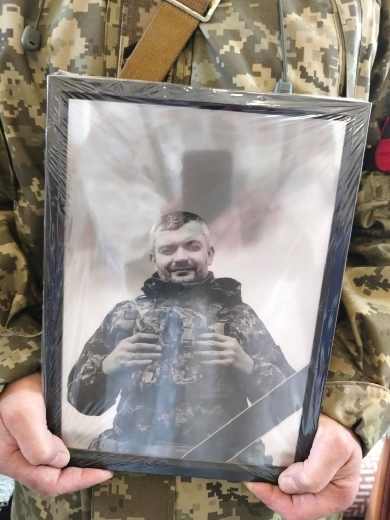 Навіки 41. У Полтаві попрощалися з радіотелефоністом