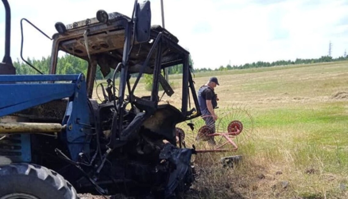 На Полтавщині у полі підірвалася сільгосптехнік...